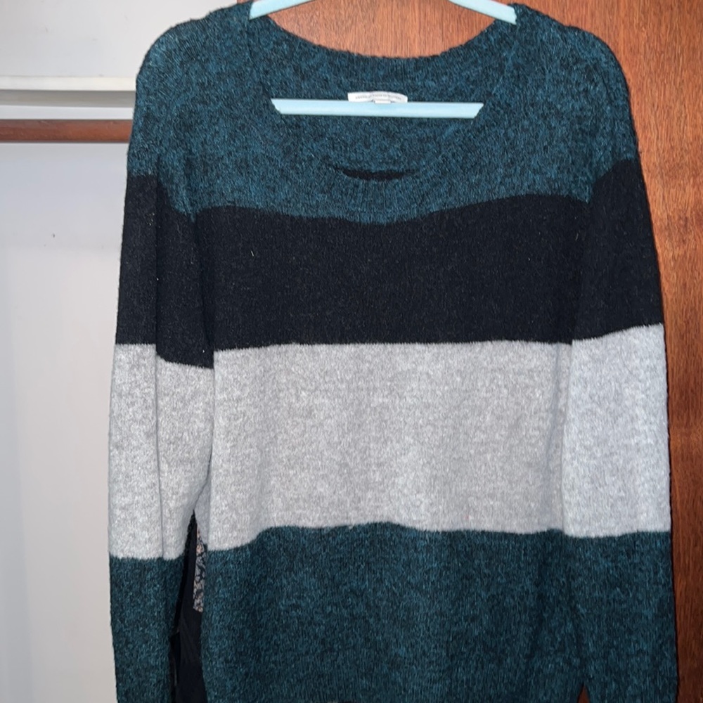 American eagle sweater